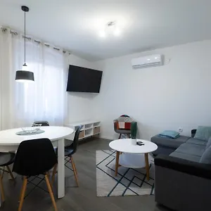 Pyrotima Apartamento Zadar